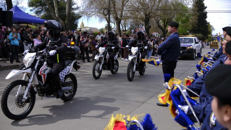 Histórico desfile de Fiestas Patrias congregó a más de 3.000 personas en la Alameda de San Carlos