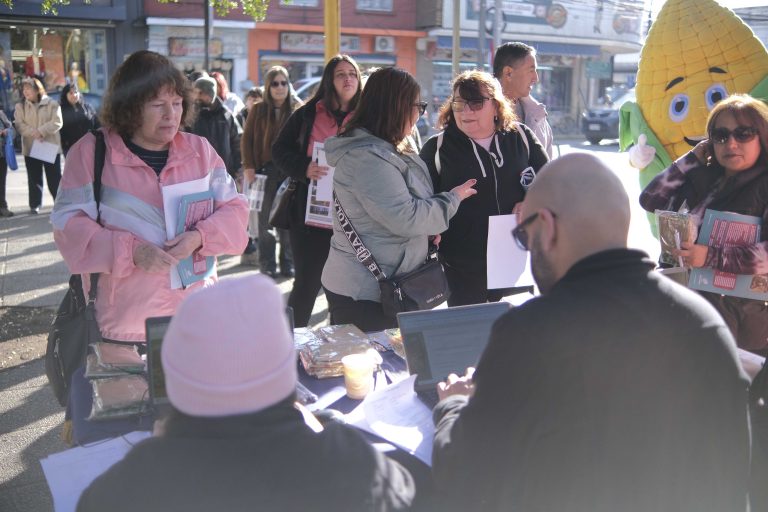 Más de 1.200 personas participaron en la Feria Laboral de San Carlos.