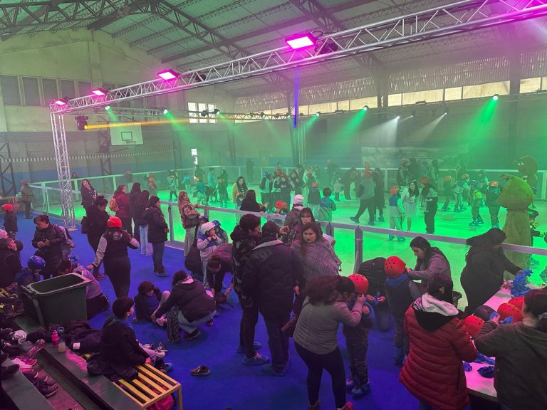 San Carlos celebrará Navidad con Pista de Hielo Ecológica Gratuita en Plaza de Armas