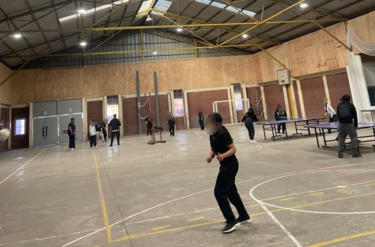 San Carlos aprueba inversión municipal para recuperar el Gimnasio Héctor Aqueveque Aránguiz