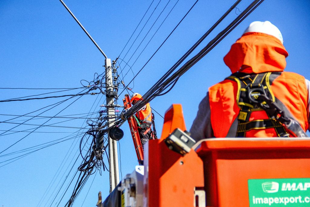 San Carlos inicia implementación de la Ley “Chao Cables” con más de 300 puntos críticos a intervenir